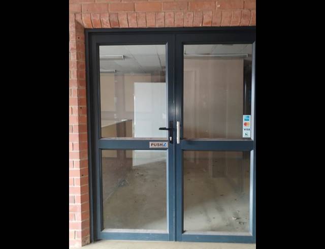 RETAIL PROPERTY TO RENT IN HAYFIELDS